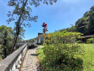 Casa para Venda, em Petrpolis, bairro Quitandinha, 3 dormitrios, 2 banheiros, 2 vagas